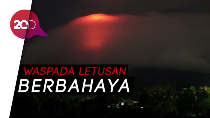 Gunung Mayon Keluarkan Lava, Warga Dipaksa Mengungsi
