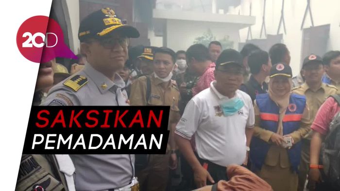 Saat Anies Dikepung Asap di Museum Bahari