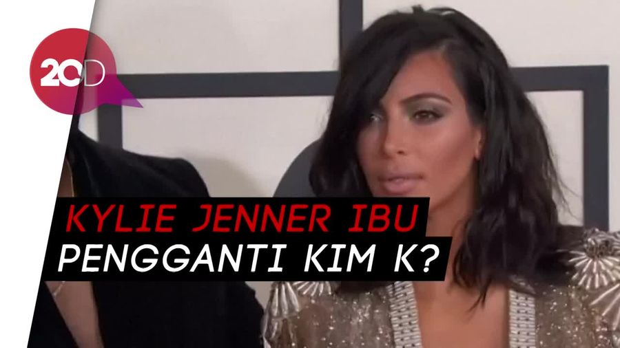 Kylie Jenner Disebut Sebagai Ibu Pengganti Bayi Kim K