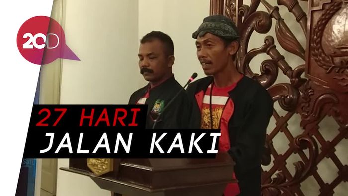 Jalan Kaki dari Ponorogo, Duo Aktivis Antikorupsi Ini Temui Anies   