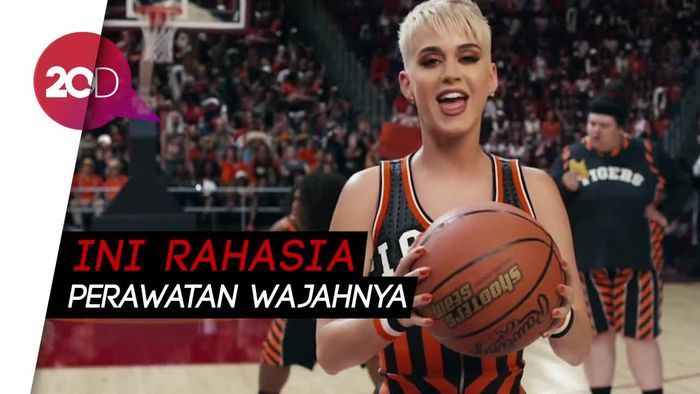 Katy Perry Tegaskan Tak Pernah Operasi Plastik pada Wajahnya