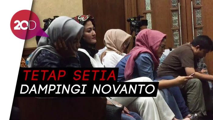 Usai Diperiksa KPK, Deisti Hadir di Sidang Novanto