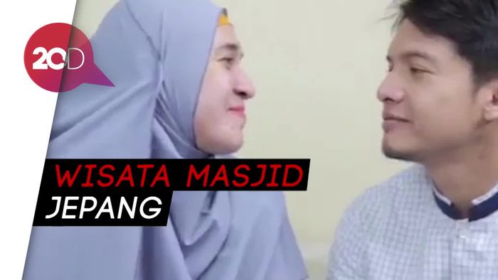 Serunya Wisata Rohani Dimas Seto dan Dhini Aminarti di Jepang