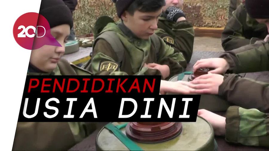  Di Krimea, Anak-anak Sudah Belajar Membuat Bom