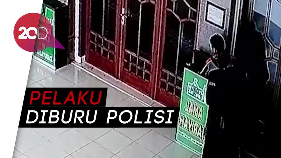 Terekam CCTV, Pencuri Sikat Kotak Amal di Pesanggarahan