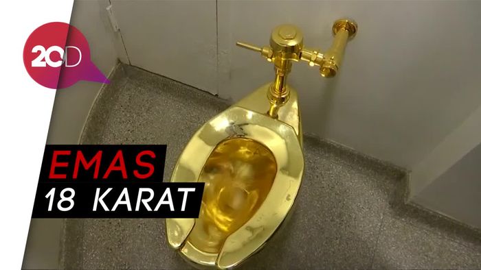 Toilet Emas untuk Donald Trump
