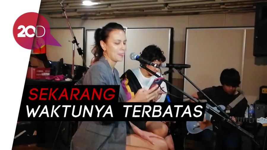 Ini Alasan Sophia Latjuba Vakum Lama 