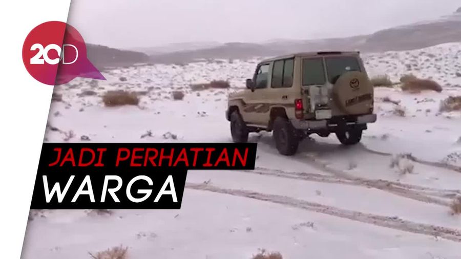 Langka! Salju Turun di Tabuk Arab