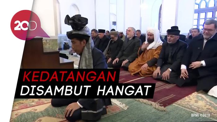 Momen Jokowi jadi Imam Salat Petinggi Afghanistan