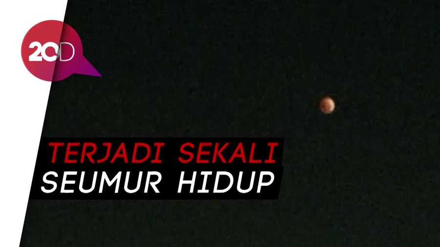 Penampakan Super Blue Blood Moon dari Langit Monas