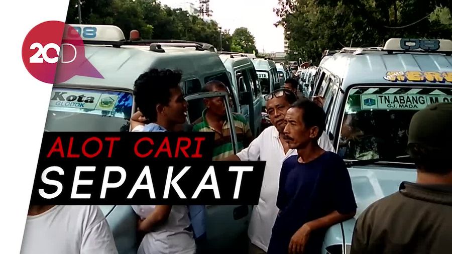 Tuntutan Belum Dipenuhi, Demo Sopir Angkot Tanah Abang Berlanjut!