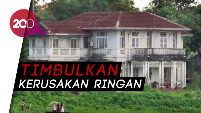 Rumah Suu Kyi Dilempar Bom Molotov