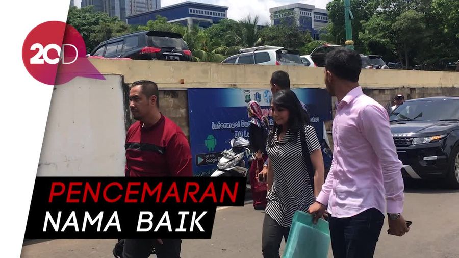 Geram, Tessa Kaunang Laporkan Sandy Tumiwa ke Polda