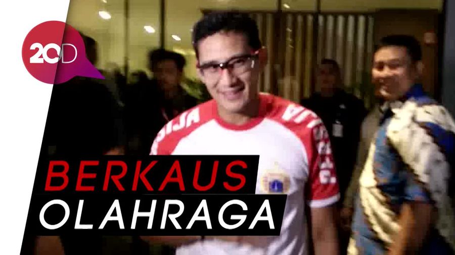 Gaya Santai Sandi Hadiri Seminar OK OCE PIRA Usai Jogging