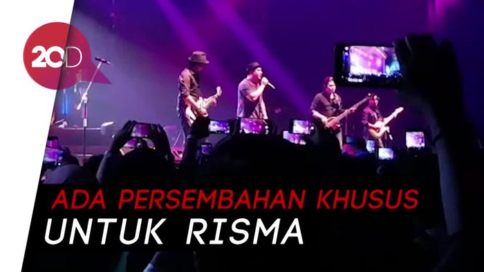 Video Keseruan Arek Suroboyo Berdendang Bareng Padi Reborn
