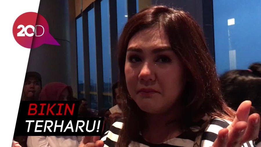Tangisan Bangga Sissy Priscillia untuk Vanesha