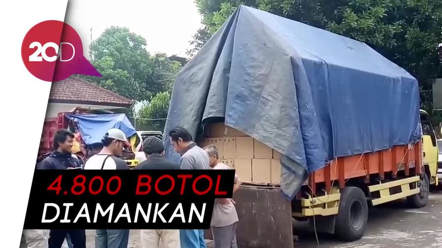 Gelar Razia, Polres Sumedang Amankan Truk Pengangkut Ribuan Miras
