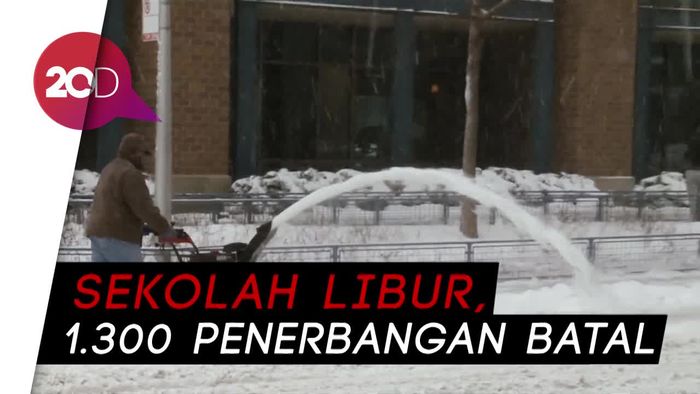 Badai Salju Terjang Chicago, Ribuan Penerbangan Dibatalkan