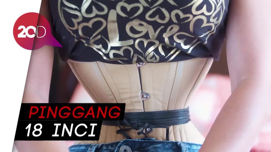 Terobsesi Pinggang Kecil, Wanita Ini Pakai Korset Setiap Hari