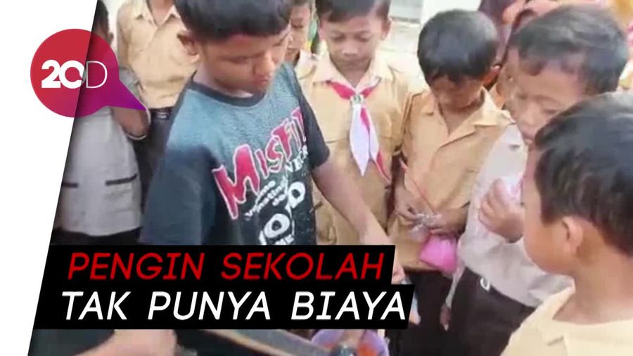  Bocah Tamatan SD Ini Jualan Bakso, Apa Kabar Pendidikan Gratis?