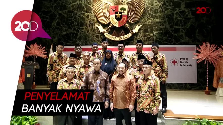Anies Apresiasi Pendonor Darah Sukarela 100 kali DKI Jakarta