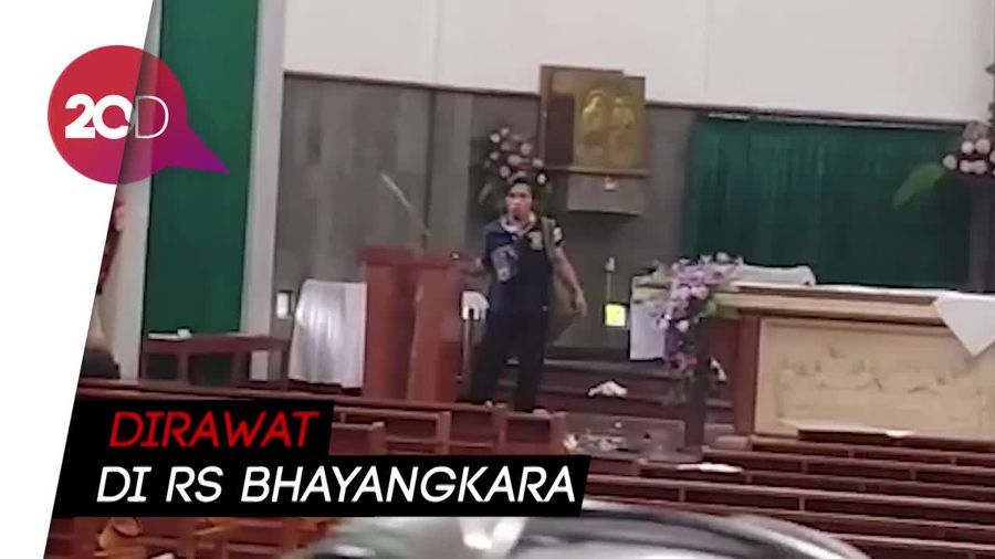 Dua Timah Panas di Kaki Si Penyerang Gereja Dua Timah Panas di Kaki Si Penyerang Gereja