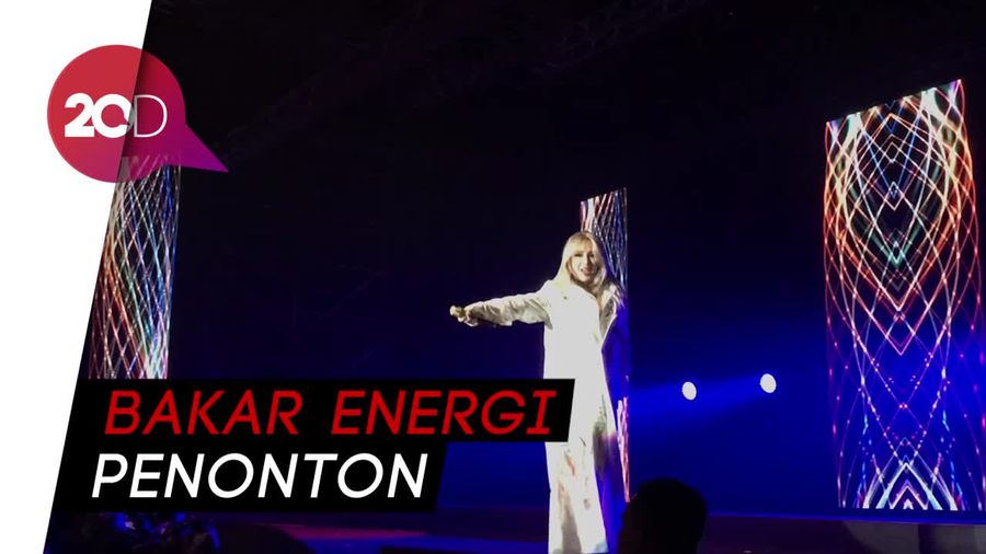 Anne Marie Vs CL di LAFF Festival 2018