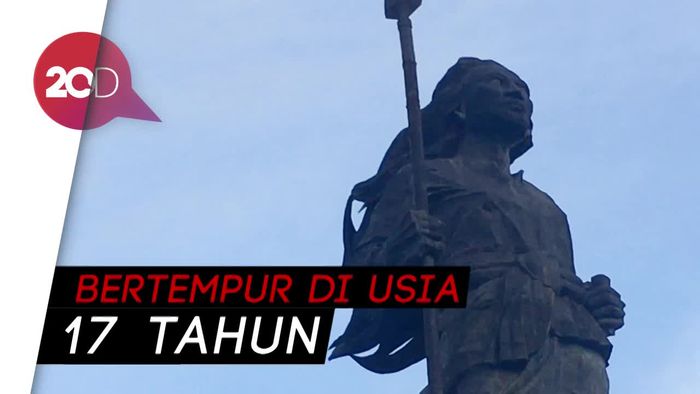 Mengenang Jasa Martha Tiahahu sambil Nikmati Sunset di Ambon