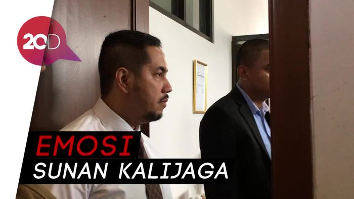 Salma Difoto Diam-diam di Ruang Sidang, Sunan Kalijaga Ngamuk