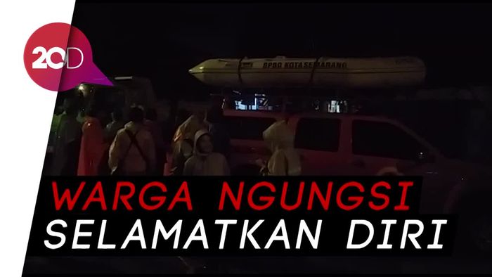 Kanal Banjir Timur Semarang Meluap, Jalan dan Rumah Kebanjiran