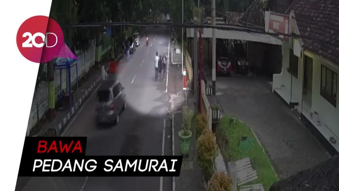 Ngaku Mau Bunuh Polisi, Pria Berpedang di Probolinggo Diamankan