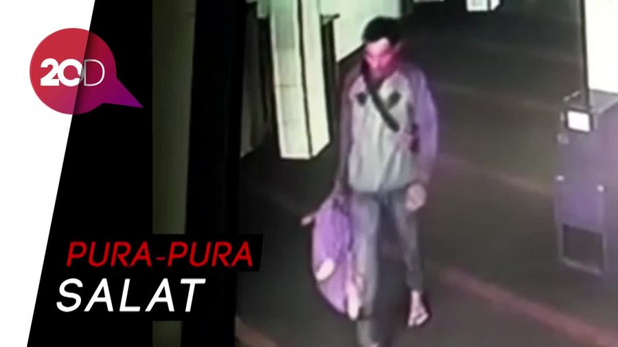 Maling Tas Terekam Kamera CCTV Masjid 