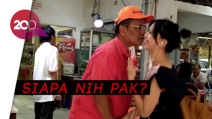 Gaya Hotman Paris Dikelilingi Wanita Cantik 