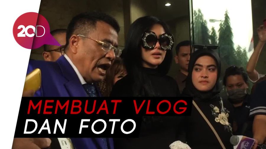 Nama Syahrini Nongol di Dakwaan Sidang First Travel