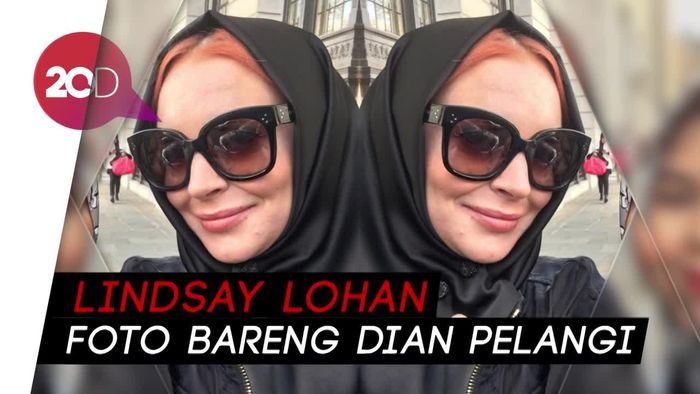 Pakai Hijab, Lindsay Lohan Foto Bareng Dian Pelangi