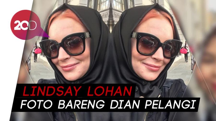 Pakai Hijab, Lindsay Lohan Foto Bareng Dian Pelangi