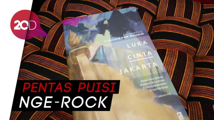 Yudhistira ANM Launching Buku Berkonsep Musikalisasi Puisi