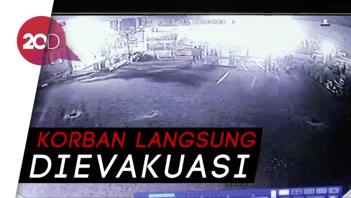 Video CCTV Ambruknya Bekisting Pierhead Tol Becakayu