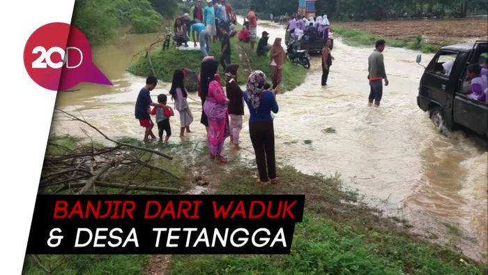 Hujan Deras, Waduk di Lamongan Luber Bikin Banjir