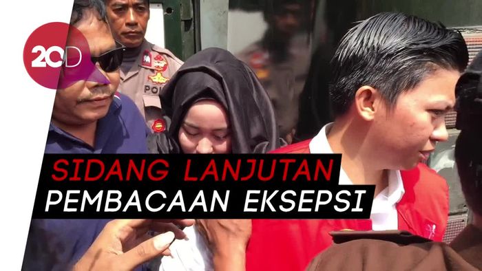 Masuki Ruang Sidang, Bos First Travel Dihujani Sorakan dan Makian