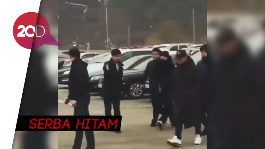 Gaya G-Dragon saat Tiba di Tempat Wajib Militer