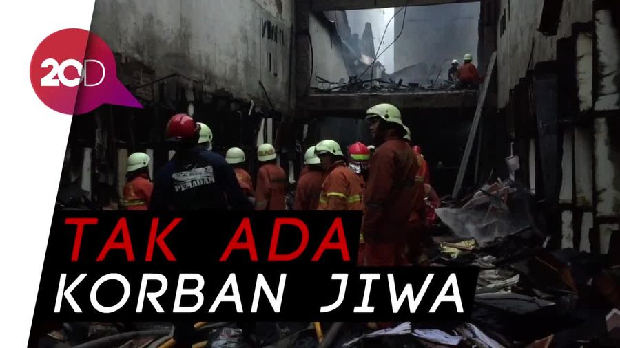 Salah Satu Toko di Pasar Baru Terbakar