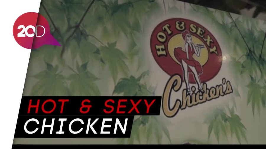 Makan Sambil Tulis Surat Cinta di Hot & Sexy Chicken