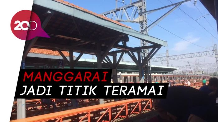 Pantau Stasiun Manggarai, Menhub: Zaman Medsos, Kereta Jangan Telat