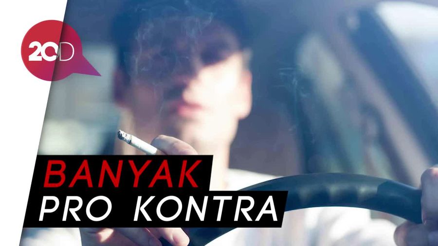 Nyetir Sambil Merokok Bisa Kena Denda Rp 750 Ribu, Netizen Heboh