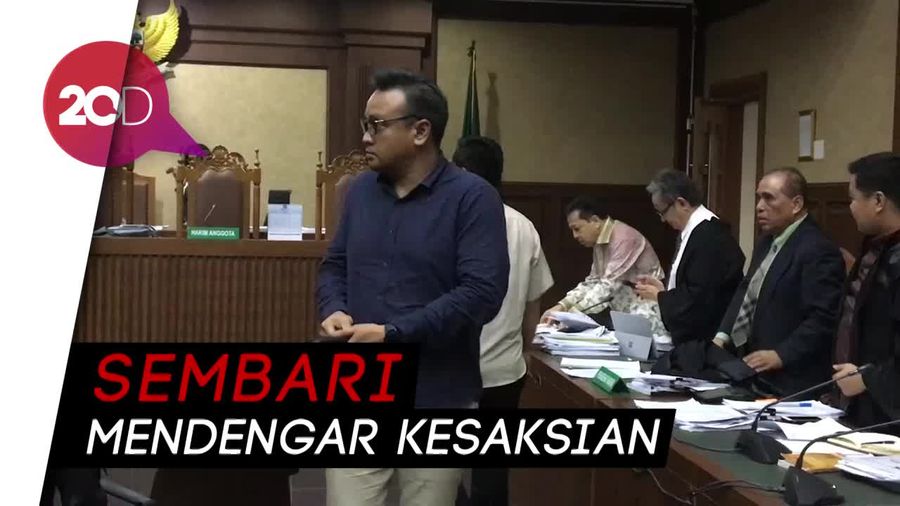 Novanto dan Ponakannya Beradu Mata di Sidang e-KTP