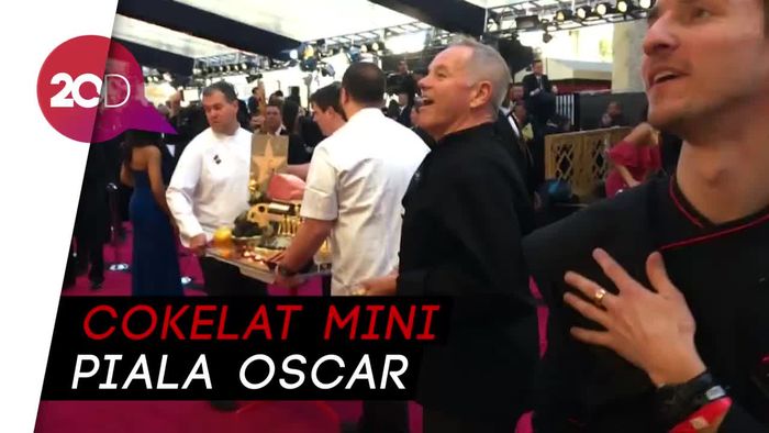 Jelang Oscar, Chef Wolfgang Puck Bagi-bagi Cokelat di Karpet Merah