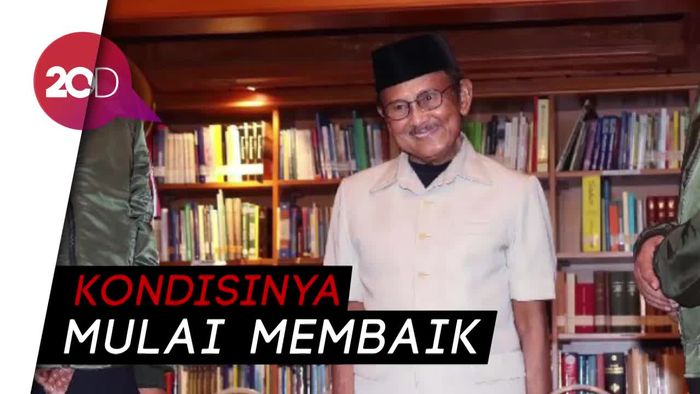 Ada Masalah di Jantung, Sandiaga Ikut Monitor Kondisi BJ Habibie