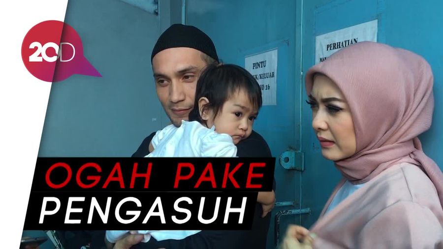Gary Iskak dan Richa Novisha Rela Lelah Urus Anak
