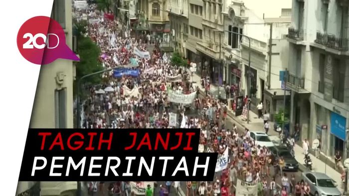 Tuntut Kenaikan Gaji, Guru Mogok Mengajar dan Demo
